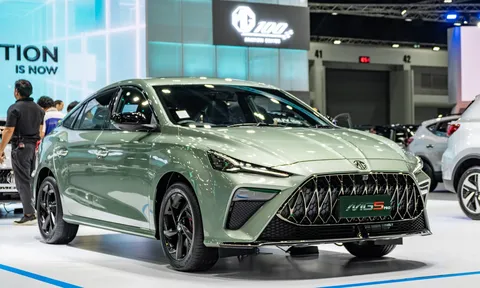 Cũng là MG5 nhưng mà nó lạ quá! Giá quy đổi chỉ hơn 400 triệu đồng