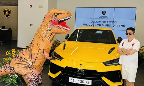 Đoàn Di Băng mặc trang phục "độc lạ" cùng chồng đi nhận Lamborghini Urus Performante