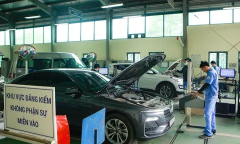 Xe trượt kiểm định, chủ sở hữu ô tô có phải trả phí đăng kiểm?