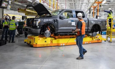Ô tô điện ngày càng "ế ẩm", Ford buộc phải cắt giảm gần 70% nhân sự