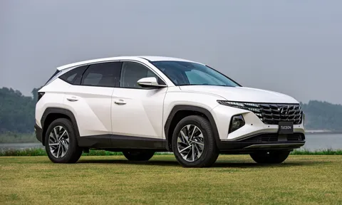 Doanh số lẹt đẹt, SUV hạng C Hyundai Tucson tung ưu đãi tới vài chục triệu đồng
