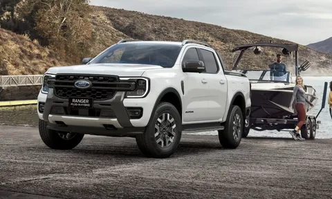 Lộ diện những hình ảnh đầu tiên về phiên bản PHEV của "vua bán tải" Ford Ranger