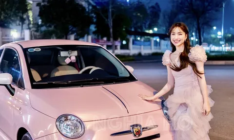 Săm soi "hàng hiếm" Fiat 500 Hòa Minzy vừa tậu để kịp ăn cưới Quang Hải
