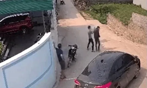 Diễn biến mới nhất trước hành vi nam tài xế hành hung nam sinh lớp 11 ngay giữa đường sau khi va chạm