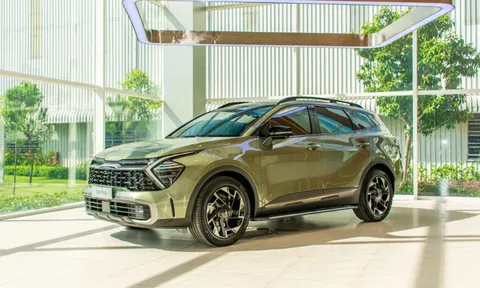 Kia Sportage chạm đáy tại đại lý, làm khó "ông trùm" Mazda CX-5
