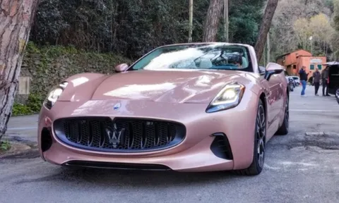 "Hàng nóng" Maserati GranCabrio Folgore bất ngờ lộ diện trước ngày ra mắt