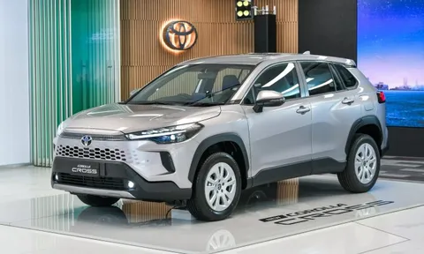 Người tiêu dùng bất bình trước giá "lạc" của Toyota Corolla Cross