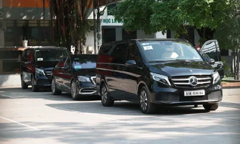 Điều đặc biệt bên trong chiếc Mercedes "hộ tống" CEO Apple Tim Cook trong chuyến công tác tại Việt Nam