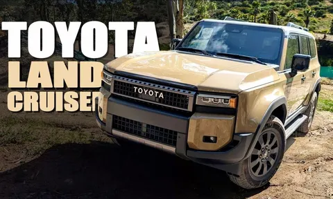 Không khác Việt Nam, Toyota Land Cruiser cũng kèm "lạc" cao ngất ngưởng tại Mỹ