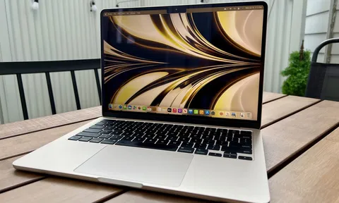 Doanh số MacBook ‘lao dốc’, Apple tạm dừng sản xuất chip M2