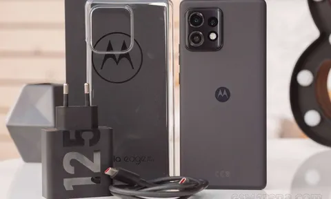 Mở hộp, trên tay Motorola Edge 40 Pro sạc siêu nhanh chỉ trong vòng 24 phút