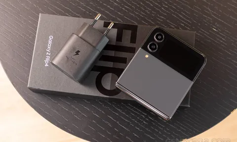 Giá đập hộp Galaxy Z Flip4 chính hãng mới nhất giảm kỷ lục gần chục triệu