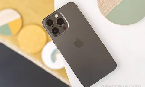 Cập nhật giá iPhone 13 Pro chính hãng VN/A tháng 4: Rẻ kịch sàn, sát giá Galaxy S22 Ultra