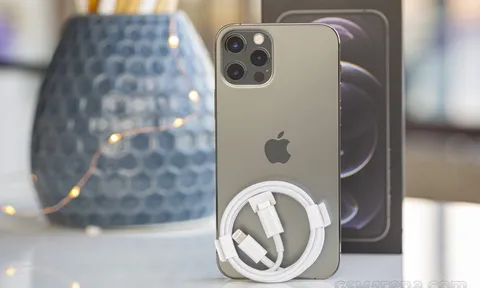 Bất ngờ có hàng trở lại, iPhone 12 Pro tiếp tục gây sốt với tính năng hiện đại, giá bán siêu rẻ