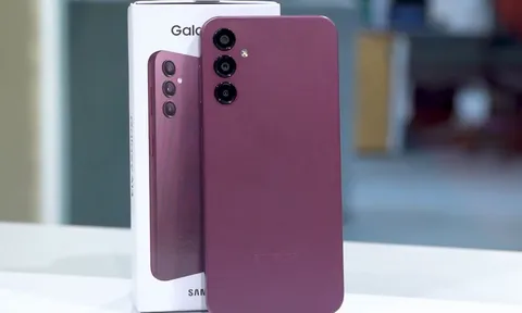 Có nên mua chiếc điện thoại Samsung giá chỉ bằng 1/6 nhưng có thiết kế tương tự Galaxy S23?