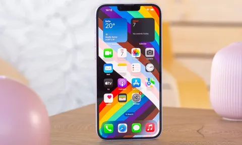 Rẻ hơn 3 triệu, khách Việt liên tục ‘chốt đơn’ iPhone 14 Plus vì lo lắng iPhone 13 Pro Max lỗi màn hình