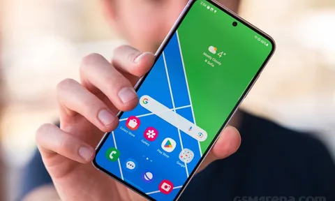Galaxy S23 giảm kỷ lục gần chục triệu, ‘đá bay’ iPhone 12 thống trị phân khúc 15 triệu đồng
