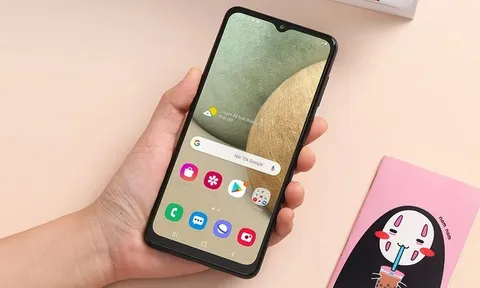 Chiếc điện thoại rẻ nhất hãng Samsung hiện tại có giá bao nhiêu?