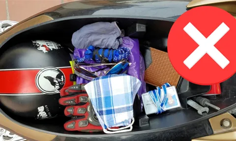 Ngày nắng nóng, không muốn cháy nổ, tuyệt đối không để 5 vật dụng sau trong cốp xe máy