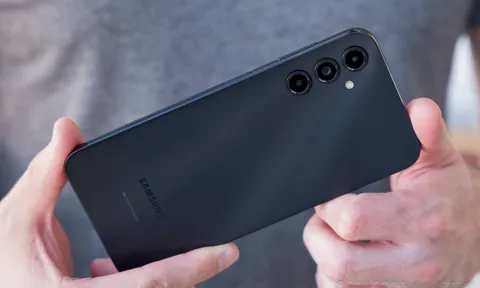 Điện thoại Samsung giá từ 4 triệu, thiết kế đẹp như Galaxy S23, tính năng hiện đại như iPhone 14