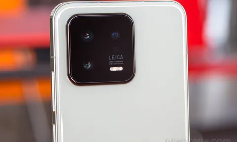 Vua điện thoại Android lộ diện, lấy cảm hứng thiết kế từ Xiaomi 13, ‘kèn cựa’ Galaxy S23 Ultra