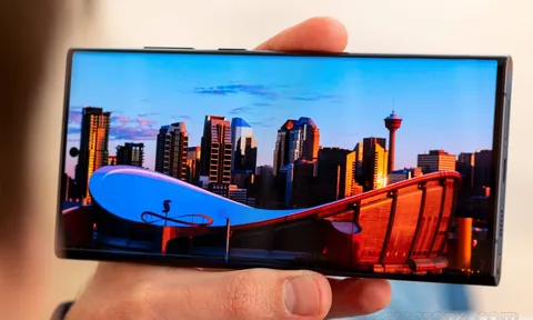Giá Galaxy S22 Ultra cuối tháng 8 giảm khủng 15 triệu, giá rẻ sập sàn ‘hủy diệt’ iPhone 13