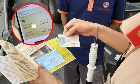 Có được dùng tài khoản định danh điện tử VNeID thay giấy tờ xe khi CSGT kiểm tra hay không?