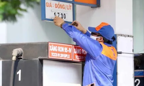 Giá xăng dầu hôm nay ngày 12/4: Tiếp tục tăng mạnh