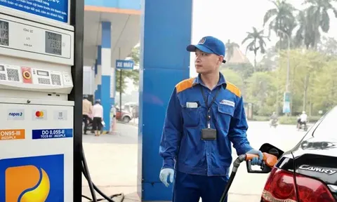 Giá xăng dầu hôm nay ngày 18/4: Đột ngột lao dốc sau khi tăng liên tiếp