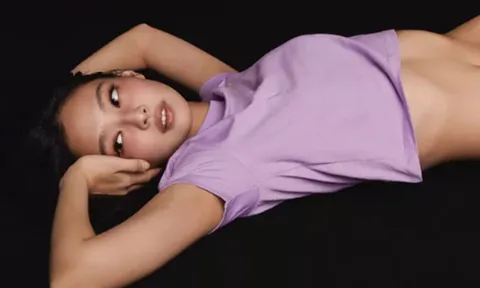 Jennie (BlackPink) đón tin vui hậu bị chỉ trích vì cách ăn mặc hở bạo