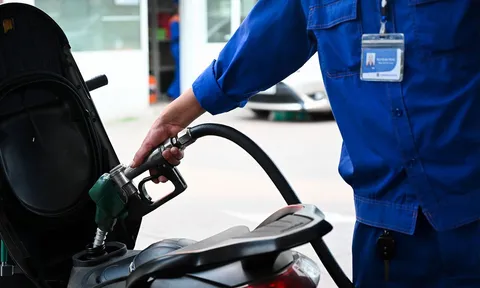 Giá xăng dầu hôm nay ngày 12/5: Tiếp đà giảm nhẹ