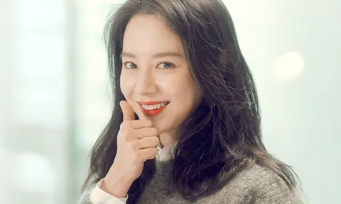 Nối gót Lee Seung Gi, 'mợ ngố' Song Ji Hyo bức xúc khi bị quỵt tiền