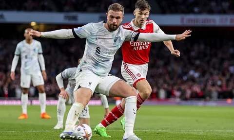 Cậy có điểm tựa, HLV Klopp mạnh mồm 'gáy khét' trước đại chiến với Arsenal