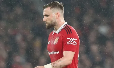 MU giành 3 điểm, Erik Ten Hag vẫn khiến fan thấp thỏm về tình hình của Shaw
