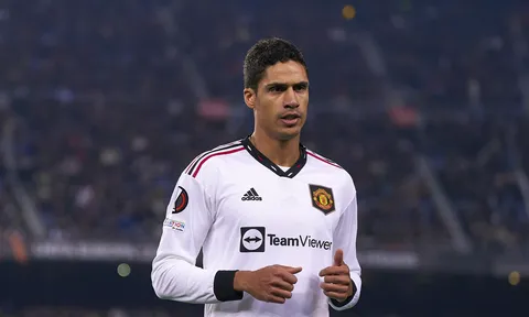 Tiết lộ thời gian chi tiết Varane phải nghỉ thi đấu vì chấn thương, MU lo sốt vó