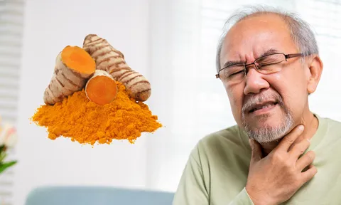 Thực phẩm bếp nhà nào cũng có giúp ngăn ngừa và giảm đau họng mùa đông, trẻ em người già phải biết