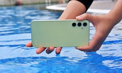 Thỏa sức khuấy đảo ngày dài vì đã có người bạn đồng hành bền bỉ và kháng nước IP67 - Galaxy A34 5G 
