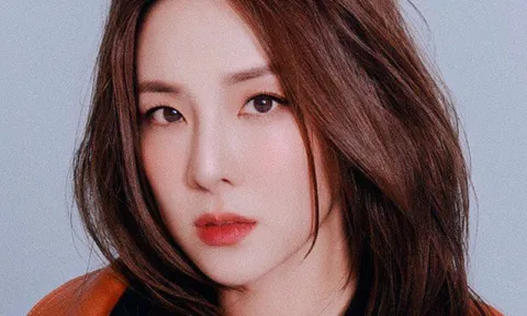 Cựu thành viên 2NE1 từng bị tịch thu điện thoại vì có quá nhiều người tán tỉnh