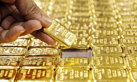 Giá vàng hôm nay 11/6/2023: Bị bán tháo hay thử nghiệm mức 2.000 USD/ounce?