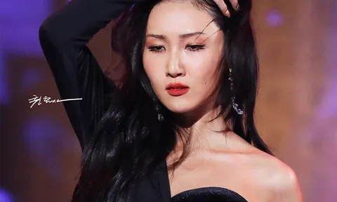 Nữ idol đình đám Kpop lộ bạn trai hơn 12 tuổi, 'nhà gái' là người chủ động 'cưa cẩm'