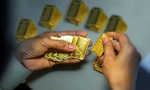 Giá vàng hôm nay 4/7/2023: Vàng hồi sinh, bất ngờ tăng giá