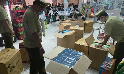 Kiểm tra đột xuất phát hiện gần 30.000 chiếc khẩu trang không rõ nguồn gốc