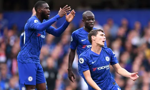 Quyết trở lại ngai vương, HLV Lampard "đại tu" hàng thủ ?