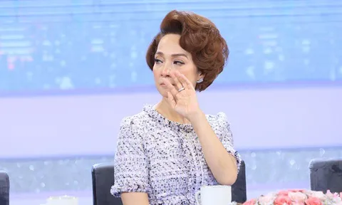 NSND Lê Khanh bật khóc nghẹn ngào, tiết lộ chuyện buồn day dứt suốt cuộc đời