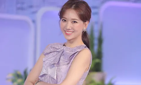 Hari Won từng muốn chuyển giới, 17 tuổi vẫn chưa dậy thì