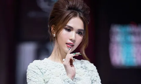 Ngọc Trinh chuẩn quý cô thanh lịch, đài các trong show diễn của NTK Bảo Bảo