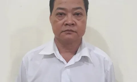 Tạm giữ Phó Hiệu trưởng "mở tiệc" ma túy cùng giáo viên tại trường
