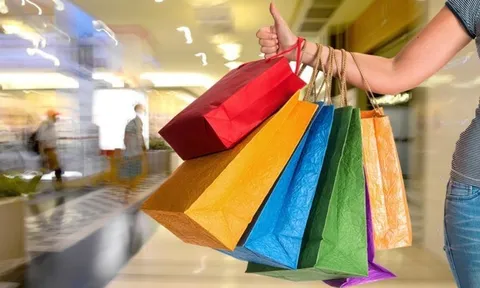 Từ tháng 10, bán hàng xách tay có thể bị phạt nặng