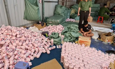 Bình Dương: Triệt phá cơ sở làm giả nước tẩy rửa quy mô lớn