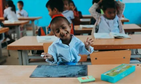 Cậu bé tí hon nhỏ nhất Việt Nam qua đời